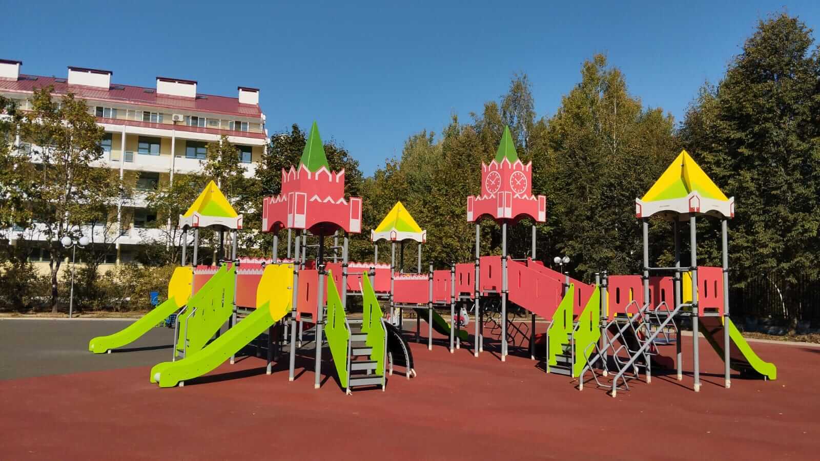 Новая детская площадка